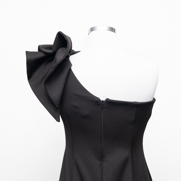 Betsy & Adam - "Daisy" Long Scuba Crepe One Shoulder Dress - Picture 11 of 11